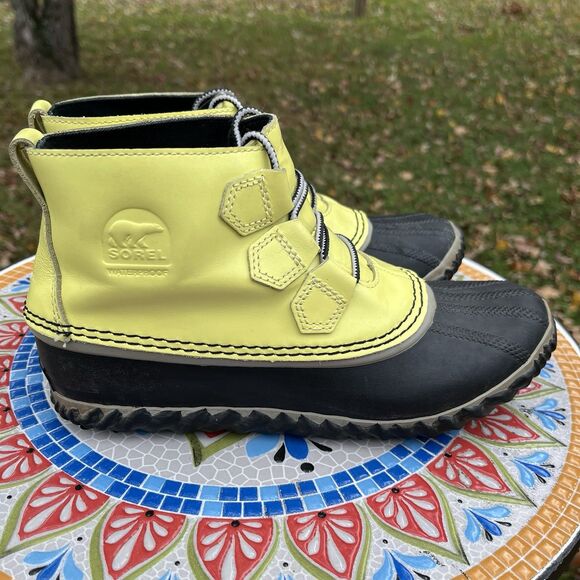 Sorel Out N About Leather Women’s Size 8 Waterproof Rain Boots Yellow NL2511-731 - Picture 4 of 10